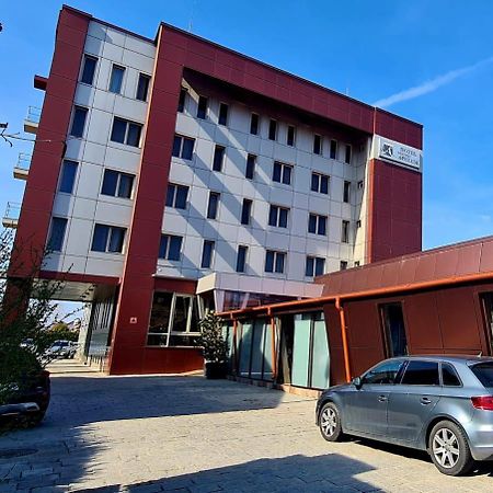 Mioveni Hotel Grandis Apulum מראה חיצוני תמונה