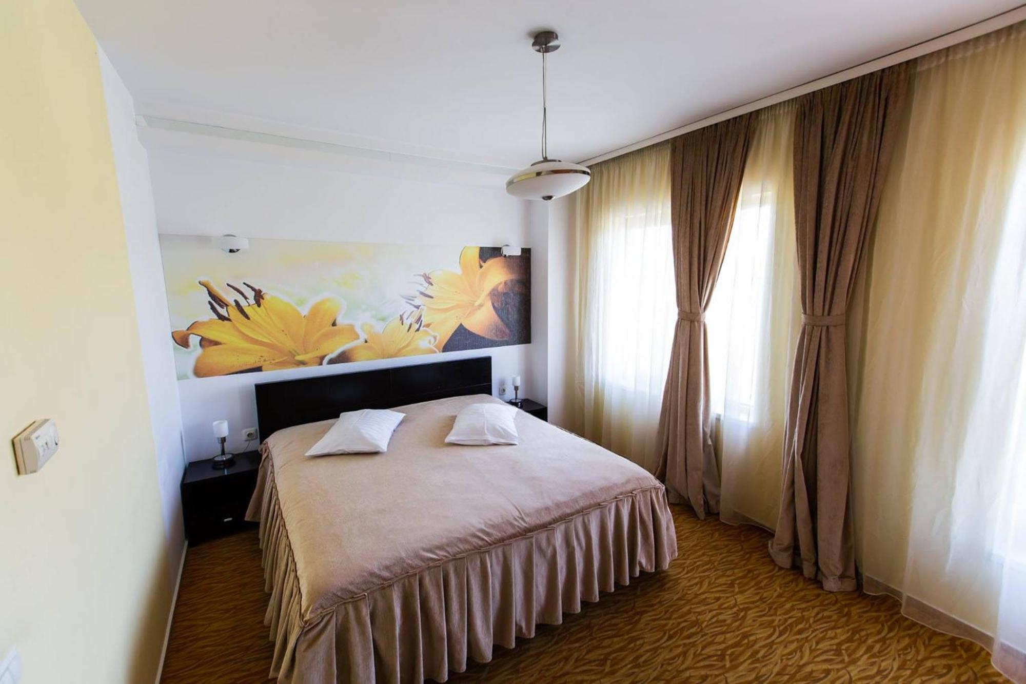 Mioveni Hotel Grandis Apulum מראה חיצוני תמונה