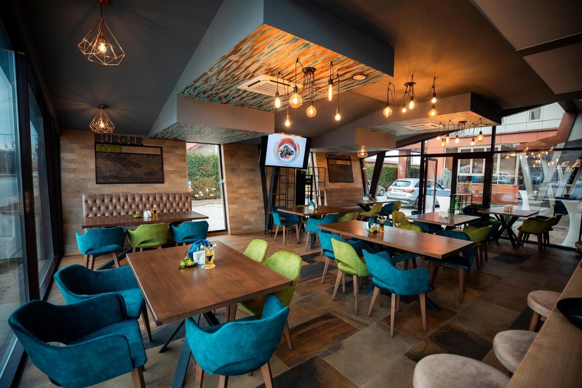 Mioveni Hotel Grandis Apulum מראה חיצוני תמונה