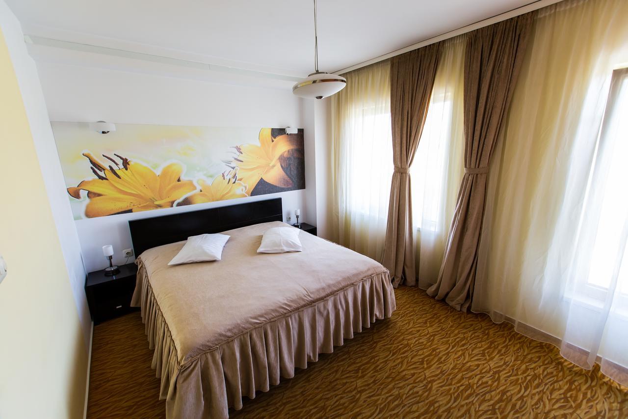 Mioveni Hotel Grandis Apulum מראה חיצוני תמונה