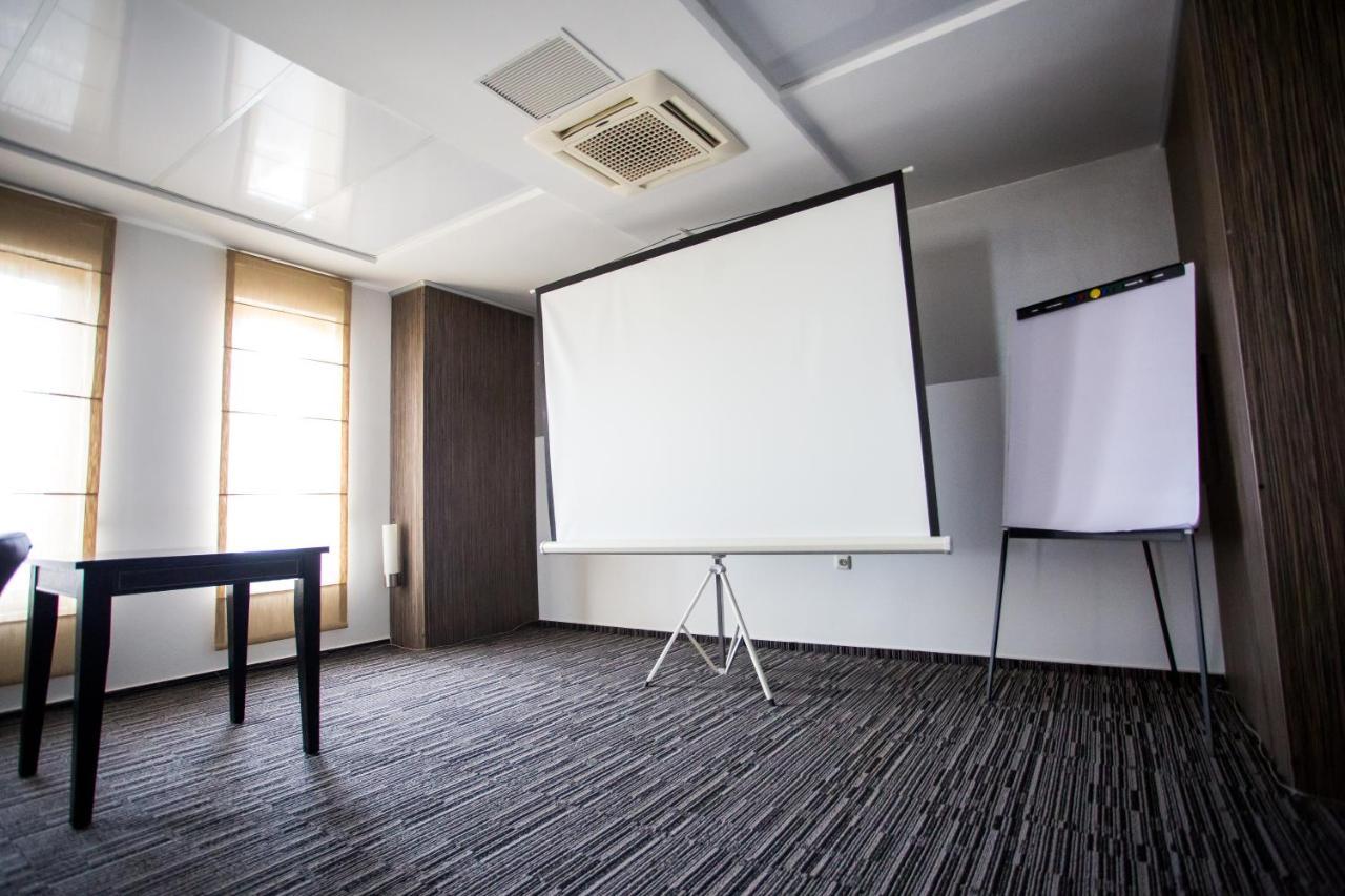 Mioveni Hotel Grandis Apulum מראה חיצוני תמונה