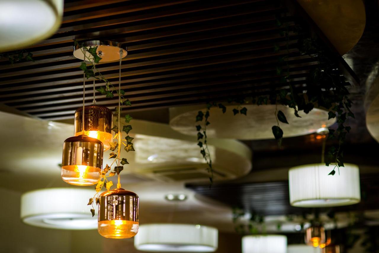 Mioveni Hotel Grandis Apulum מראה חיצוני תמונה